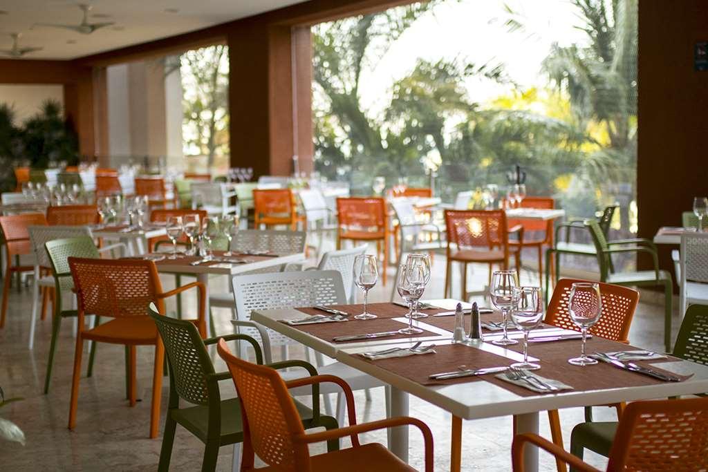 Azul Ixtapa Grand All Inclusive Suites - Spa & Convention Center Restaurant bilde